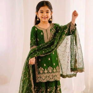 Ensemble Kurti en soie GMY tendance pour filles avec palazzo et dupatta brodé – Vêtements ethniques prêts à porter pour enfants - Product Image 1