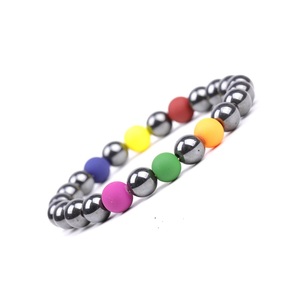 Bracelet Perlé Hemasa Fashions avec Perles en Résine Noire en Forme de Boule, Serti de Couleurs Contrastées, Élastique, Unisexe, Décontracté et Sportif - Product Image 4