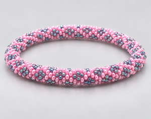 สร้อยข้อมือลูกปัดแก้วถักมือแบบยูนิเซ็กซ์น่ารัก ลายสีชมพูฟ้า เครื่องประดับแฟชั่น ของขวัญสำหรับวันครบรอบ พร้อมเคลือบด้วยอัญมณีกึ่งมีค่า - Product Image 3