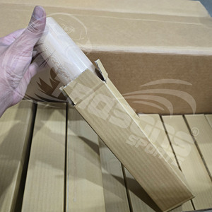 Mug en bois personnalisable et durable Trqsons en forme de tonneau de baseball - Product Image 3