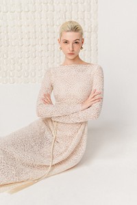 Vestido Casual Elegante para Mujer al por Mayor, ASTORIA LACE GOWN, Manga Larga, Corte Entallado, ODM, Marca Privada, Vestidos de Mujer para Primavera/Verano - Product Image 5