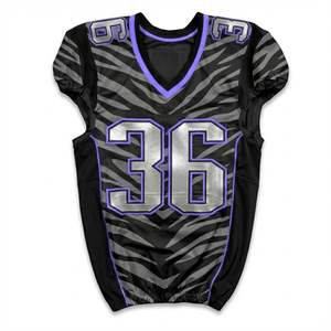 Maillot de football américain noir sublimé épais avec manches à rayures grises, uniforme de sport personnalisé pour équipe de gridiron - Product Image 2