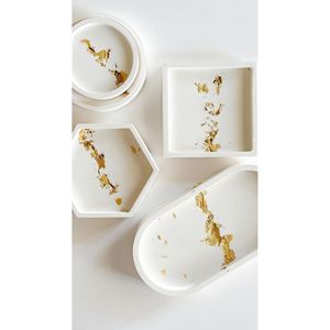 Luxury Resin <b>Decorative</b> Trays in Modern Oval and Round Shapes for Modern Gifts - Product Image 5