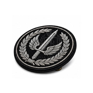 Badges pour bérets, accessoires de badges personnalisés avec des designs créatifs et une finition soignée pour les couvre-chefs et les accessoires vestimentaires - Product Image 3