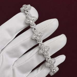 Bracelet élégant en or blanc 14 carats avec diamant moissanite taille coussin VVS1 cultivé en laboratoire, certifié IGI, bijoux fins de luxe pour femme, idéal pour les mariages - Product Image 1