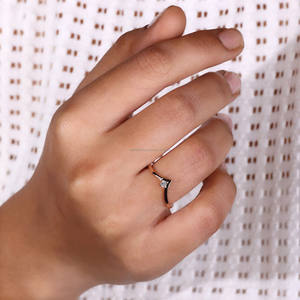 Anillo de Boda Curvo en Forma de V con Diamantes Cultivados en Laboratorio de Oro Sólido de 14k de Vana Jewels para Mujer, Certificado por IGI, 2.00g - Product Image 3