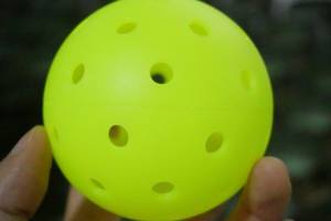 Balles de pickleball OEM 40 trous 26g moulées en une seule pièce norme USAPA pour entraînement et tournoi intérieur/extérieur – Direct Usine - Product Image 3