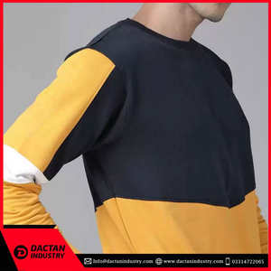 Sweat-shirt personnalisé de haute qualité pour homme, design tendance streetwear avec technique de teinture unie pour la saison hivernale, avec empiècements. - Product Image 3