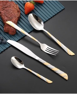 ชุดช้อนส้อมสแตนเลสที่ได้รับความนิยมสูงสุด พร้อมด้ามจับสองสี เหมาะสำหรับรับประทานอาหารที่บ้าน ร้านอาหาร โรงแรม และบริการจัดเลี้ยง - Product Image 2