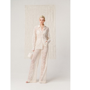 Ensemble de pantalons pour femmes de haute couture ODM, pantalon large élégant en dentelle, pantalon en dentelle de coton biologique japonais pour femmes, Vietnam - Product Image 2