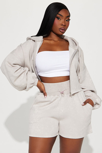 Conjuntos Deportivos de Ropa para Mujer con Logotipo Personalizado OEM, Conjuntos de Sudadera Corta de Alta Calidad, Conjuntos de Dos Piezas con Sudadera Corta y Pantalones Cortos para Mujer - Product Image 5