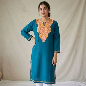 Kurti Pheran kashmiri bleu turquoise avec broderie florale Aari pêche et or - Product Image 5