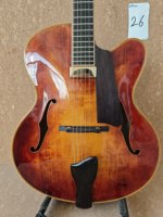 Guitare acoustique électrique jazz à corps creux artisanale Yunzhi personnalisable, en épicéa flammé et érable, finition laquée, avec touche en ébène