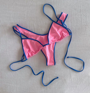 Ensemble bikini 2 pièces gris et rouge pour femme, haut triangle croisé à nouer, bas échancré, maillot de bain extensible, style classique, imprimé léopard - Product Image 3