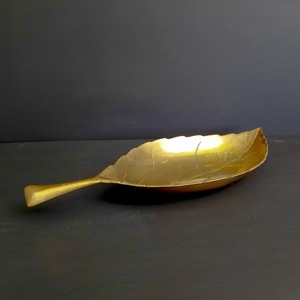 Plato vintage de hoja de oro para servir dulces, chocolates, caramelos, organizador de joyas y para fines decorativos, hecho a mano en India. - Product Image 6