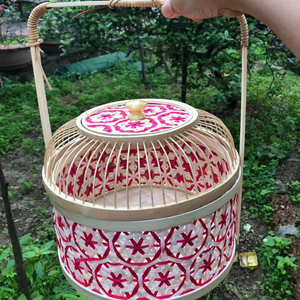 Panier artisanal traditionnel vietnamien en bambou, motif d'art populaire, peinture artisanale, boîte cadeau Tet, emballage écologique élégant pour la vente en gros - Product Image 1