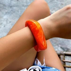 Brazaletes de Resina Hechos a Mano, Modelo TCE Premium Tce00, Impresión Digital, Tinte Liso, 80g, Accesorios de Moda para Mujer - Product Image 1