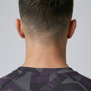 T-shirt de compression personnalisé pour homme, coupe ajustée, manches courtes, vêtements de sport actifs, entraînement en salle de sport, haut de performance - Product Image 4