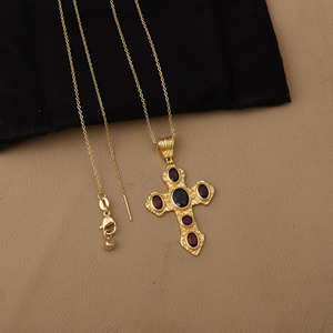 Collier pendentif croix grenat, bijou religieux chrétien, pierre de naissance, serti clos, en laiton, pour femme, idéal pour les fêtes - Product Image 1