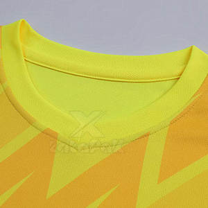 Camiseta de Fútbol de Manga Corta de Alta Calidad Hecha en Fábrica, Número y Nombre Personalizables, Disponible en Varios Tamaños, Colores y Estilos, Equipos y Clubes - Product Image 4