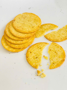 Galletas de Verduras con Sabor a Cebolla - Atela, Caja de 150g, Snack Saludable Bajo en Grasa y Carbohidratos, Servicio ODM, OEM y Muestras - Product Image 3