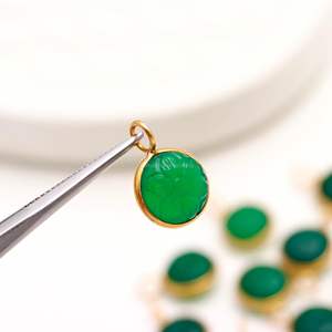 Pendentif en onyx vert naturel sculpté à la main, pierre précieuse, argent sterling 925, charme en onyx vert pour la fabrication de bijoux, vente en gros - Product Image 1