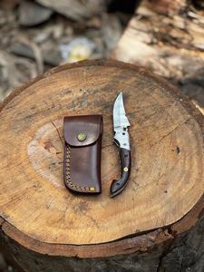 Cuchillo de bolsillo plegable de acero de Damasco 58HRC con punta de caída, mango de madera, OEM/ODM, grado industrial, tamaño personalizable, funda de cuero, 3 años de garantía - Product Image 5