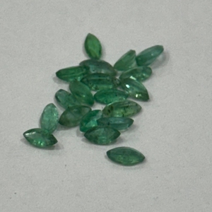 Émeraude naturelle de Zambie, taille marquise 4x2mm, pierre précieuse verte calibrée, petite taille, qualité AA, qualité bijoux fins - Product Image 1