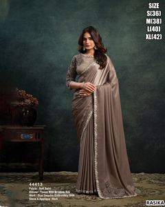 Sari floral de créateur pour soirée avec chemisier - Product Image 3
