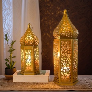 Lanternes marocaines rondes en métal pour l'extérieur avec un design ajouré complexe, éclairage décoratif durable pour jardin et patio - Product Image 3