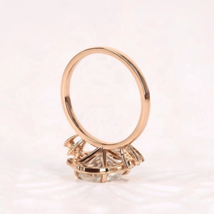 Bague Art Déco 3 carats, diamant de laboratoire CVD ovale, design vintage halo, or rose 14 carats, cadeau d'anniversaire et de naissance pour elle - Product Image 3