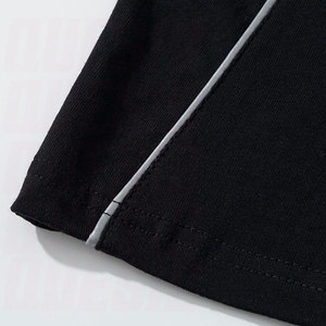 T-shirt noir oversize pour homme, style streetwear, tee-shirt en coton personnalisé avec passepoil contrastant, coupe ample, chemise tendance pour l'été - Product Image 4