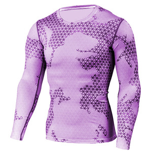 Rashguard en tissu style sport, facile à laver, séchage rapide, design simple, look moderne, tenue sportive, sublimation. - Product Image 1