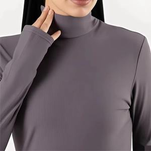 Ensemble de sport modeste grande taille de qualité supérieure pour femme avec fermeture éclair et poches, tenue de sport musulmane à séchage rapide et protection UPF30 - Product Image 2