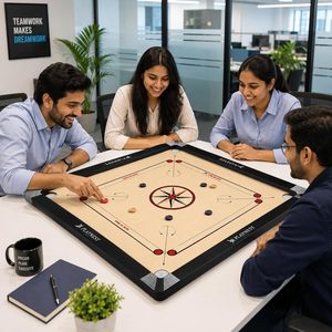 Jeu de Carrom en Bois Écologique Playnest avec Design Rouge et Noir, Surface Vinyle Style Imitation Antique, Fabriqué en Inde - Product Image 4