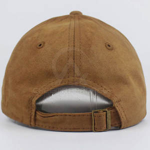 Casquette de baseball inspirée du style streetwear, conçue avec une forme équilibrée, un toucher confortable et une finition soignée - Product Image 2