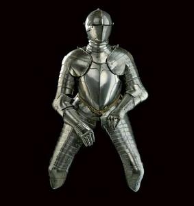 Armure complète en métal de chevalier classique à étiquette privée avec design de combinaison complète à des fins décoratives et de sécurité - Product Image 3