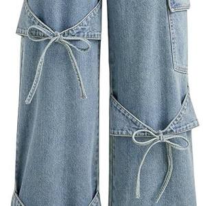 Pantalon cargo tendance pour femme grande taille en denim délavé moyen, coupe large, taille mi-haute, style urbain, patchwork nœud papillon, éco-responsable - Product Image 1