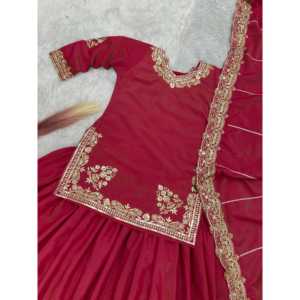 Vêtements indiens et pakistanais exquis, magnifique broderie et travail de paillettes, lehenga top - Product Image 3