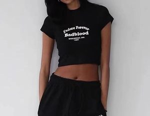 เสื้อยืดครอปผู้หญิงทรงเข้ารูป ปักลายตัวอักษร แขนสั้น สไตล์ลำลอง สตรีทแวร์ ใส่ได้ทุกวัน - Product Image 2