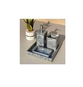 Juego de Baño Redondo Portátil Moderno de Tres Piezas de Resina Acrílica Azul Cielo de Lujo de ILAHI con Diseño Floral Uttar Pradesh - Product Image 5