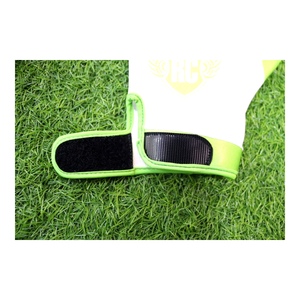 Gants de football américain personnalisés blancs et verts, gants de receveur respirants, équipement sportif d'entraînement athlétique - Product Image 3