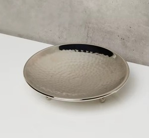 Juego de baño color plateado que crea una presentación refinada en la encimera, con un cubo de basura a juego que completa el conjunto coordinado. - Product Image 5