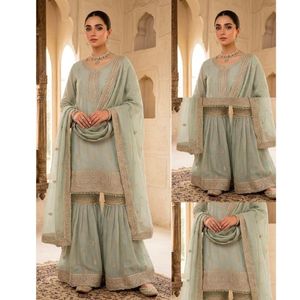 Traje Salwar Kameez de 3 Piezas para Mujer en Chifón Bordado Premium con Camisa Larga Bordada, Pantalón y Dupatta de Chifón - Product Image 3