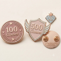 Broches en émail métalliques personnalisées pour le Pilates, le yoga et le fitness, badges commémoratifs mignons pour les anniversaires de club de gym, médailles, broches