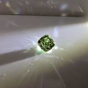 Diamante Suelto Cultivado en Laboratorio, Corte Cuadrado Cojín de 3CT, Verde Intenso VS1, Certificado IGI - Product Image 4