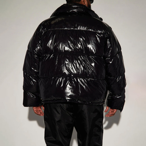 Blouson matelassé unisexe personnalisé à col montant brillant et à capuche – Vêtement décontracté de haute qualité – Vente en gros de blousons matelassés personnalisés toutes tailles - Product Image 6