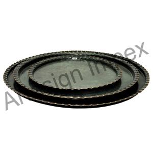 Ensemble de 3 plateaux de service décoratifs noirs galvanisés de haute qualité à bordure marron pour la maison, le restaurant et l'hôtel. - Product Image 1