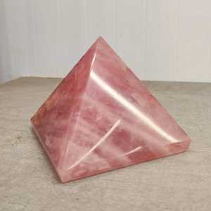Pirámide de cristal de cuarzo rosa natural de alta calidad, pulida, piedra curativa, energía Feng Shui, pirámide de piedra preciosa del amor para regalos - Product Image 2