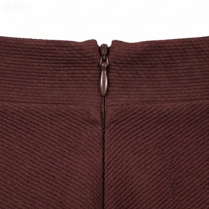 Jupe courte trapèze pour femme, couleur unie, taille élastique, confortable, en tissu tissé polyester et élasthanne, style toutes saisons - Product Image 4